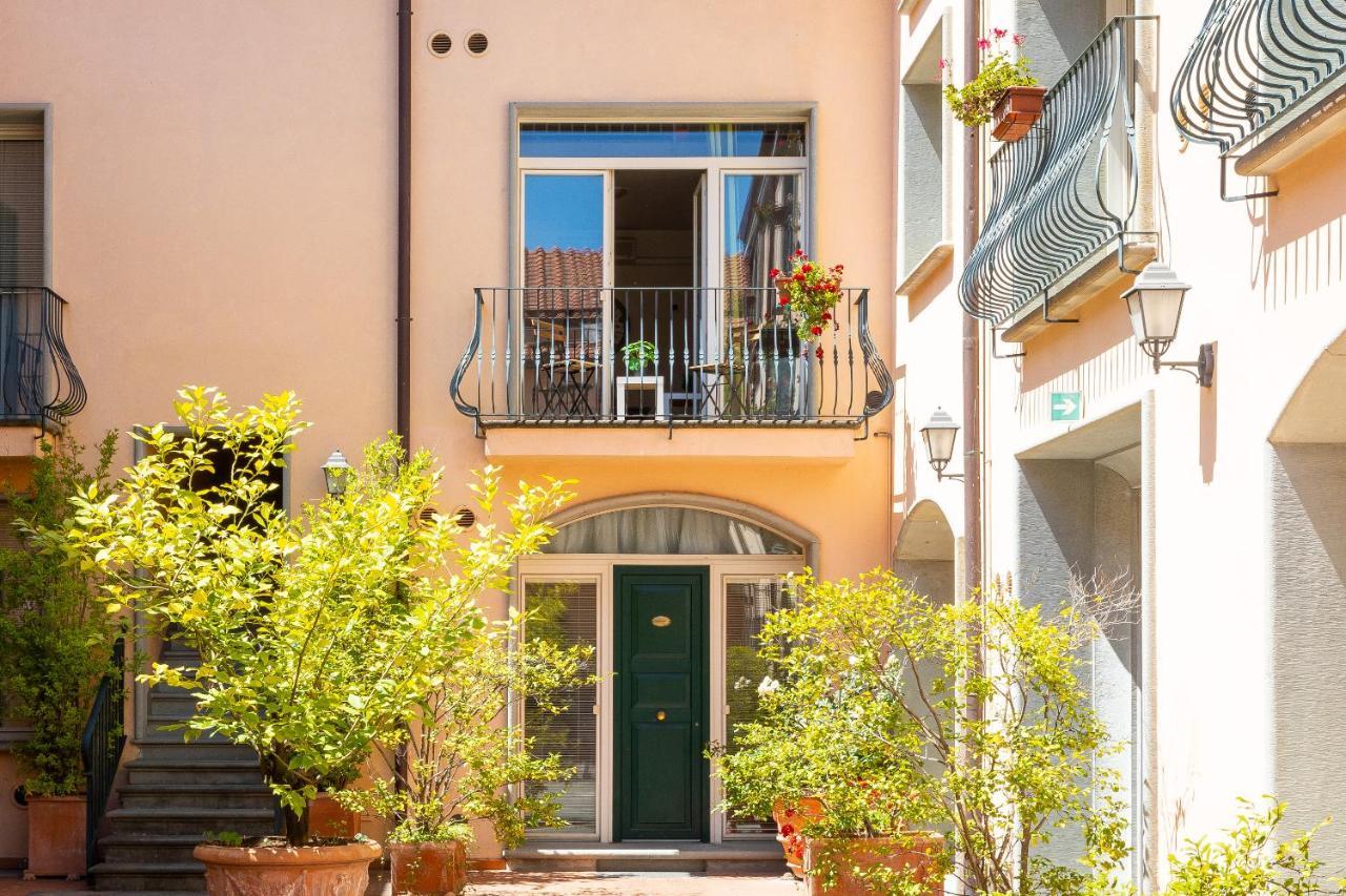 Palazzo Ghibellina 2 By Rental In Флоренция Экстерьер фото
